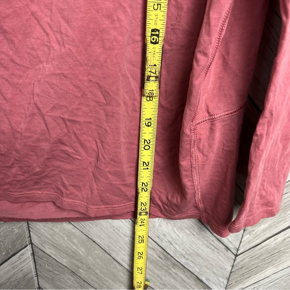 Lululemon Back In Action Long Sleeve Size 6 - Picture 9 of 10